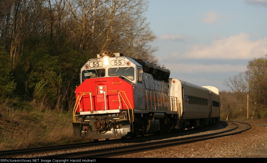 MARC 55 leads train P877 towards the city